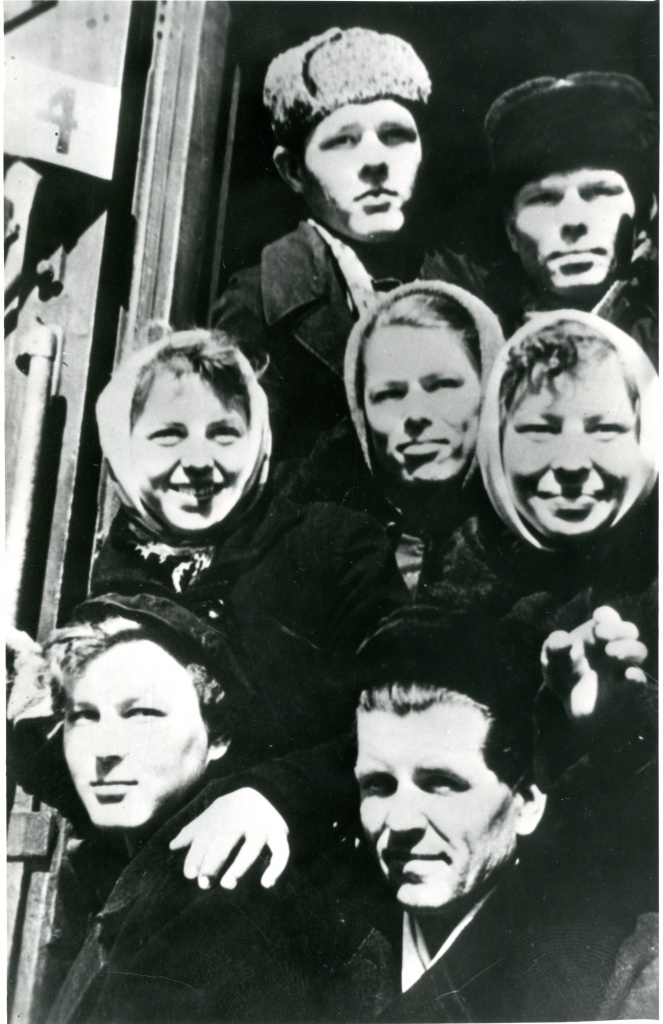 Группа комсомольцев г. Благовещенска отъезжающие на целину, г. Благовещенск, 1955 г., оп. 2п, № 272.jpg